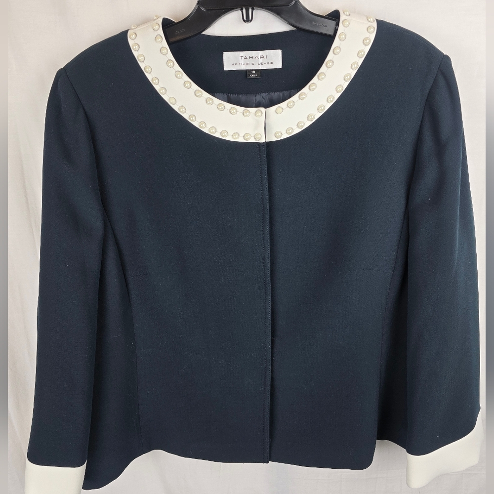 Tahari Elegant Women's Pearl Embellished Collar Navy Blazer Sz 18
